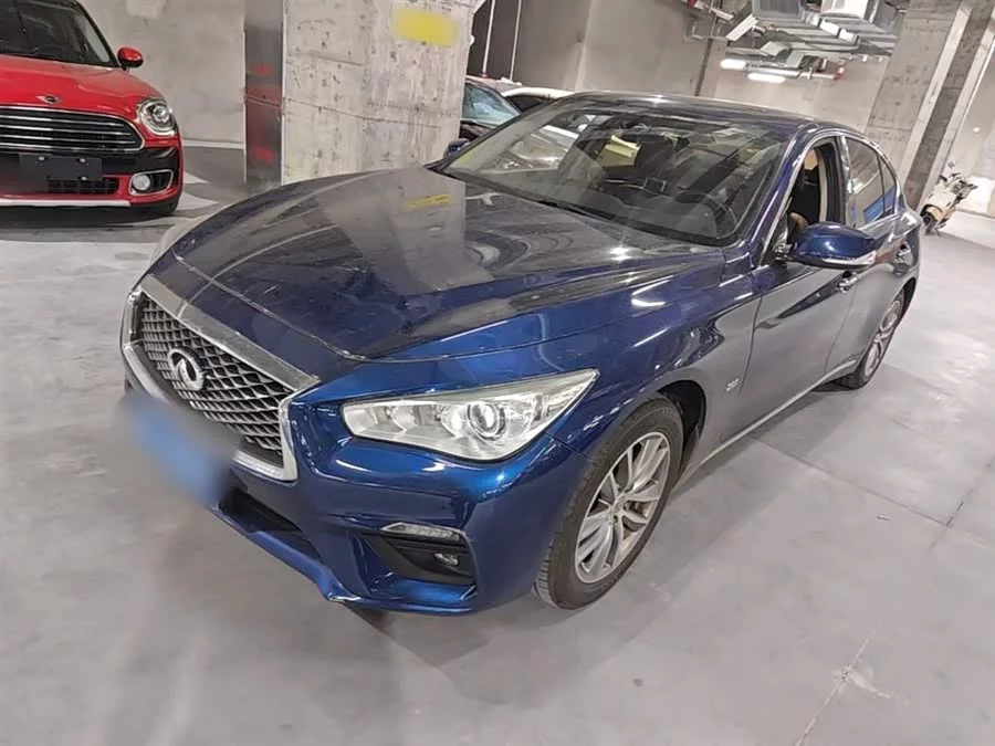 Infiniti Q50L