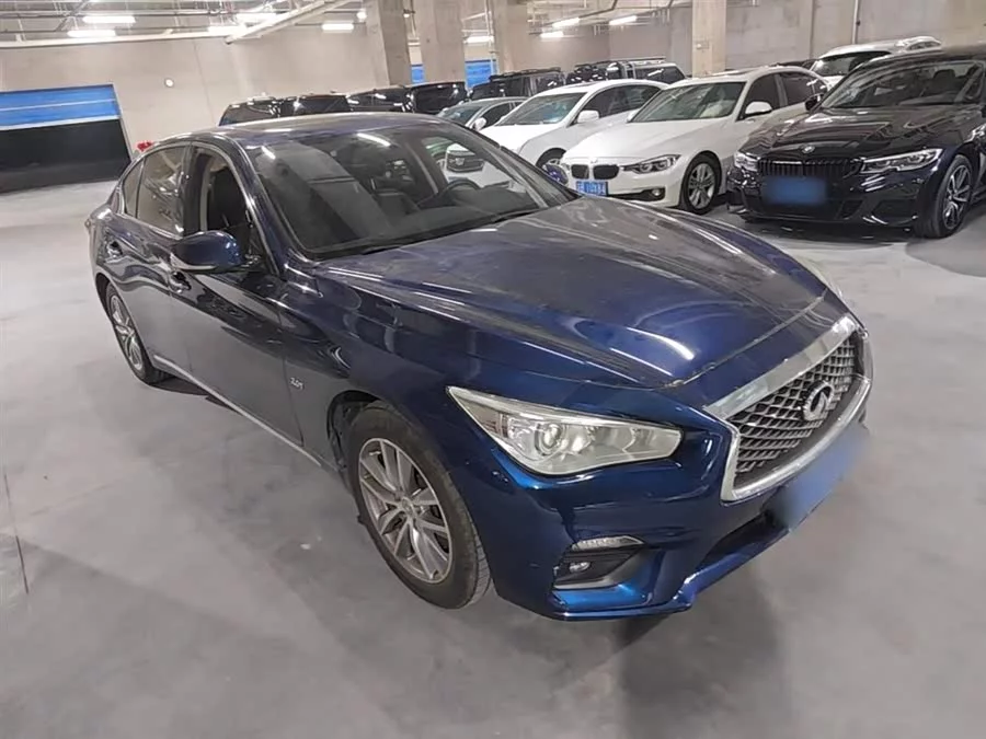 Infiniti Q50L