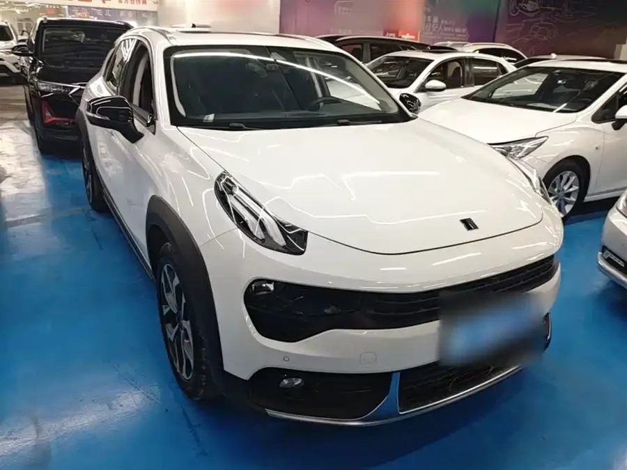 Lynk & Co 02