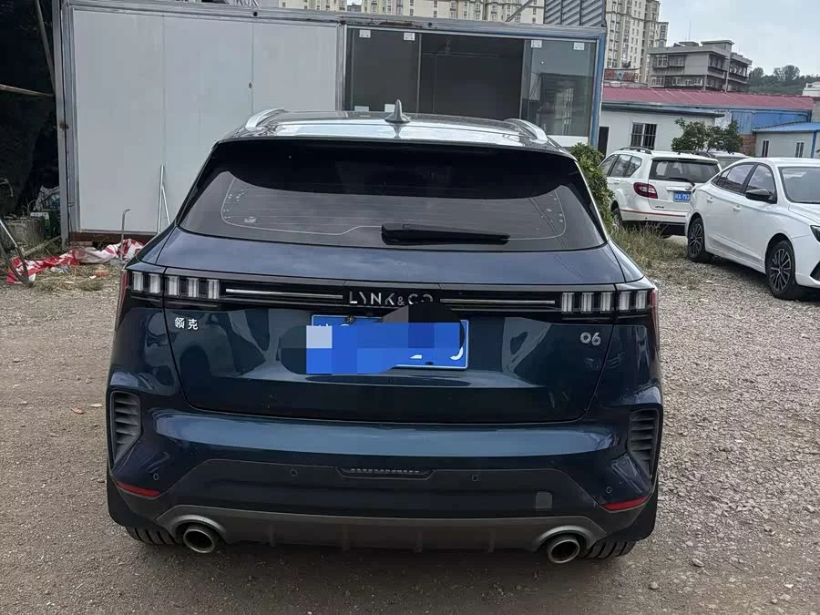 Lynk & Co 06