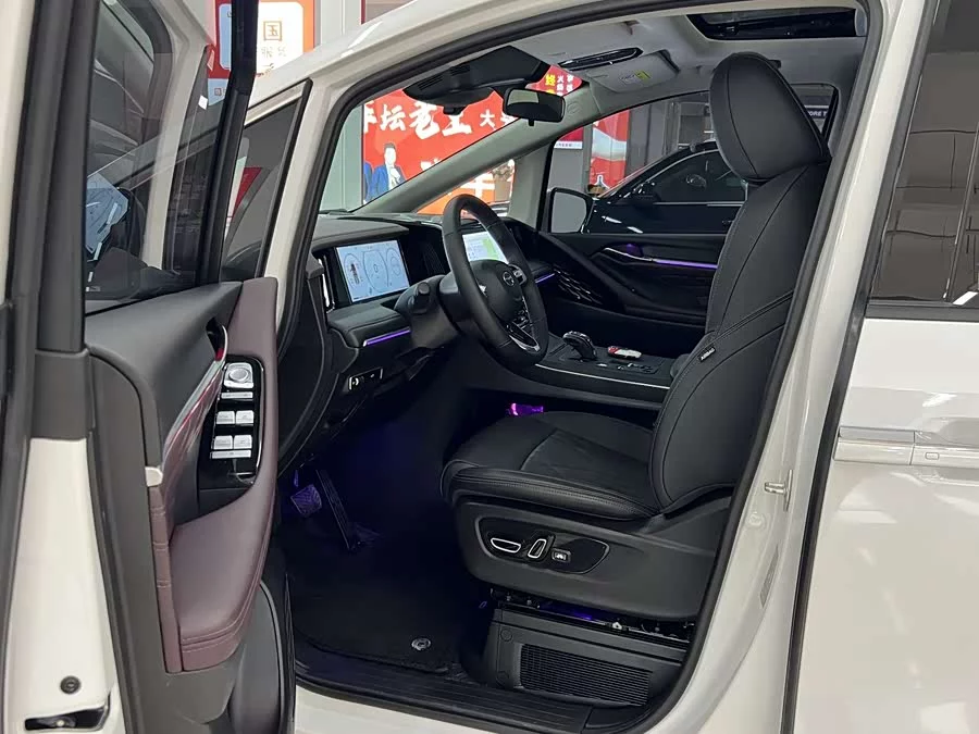 GAC Trumpchi M8