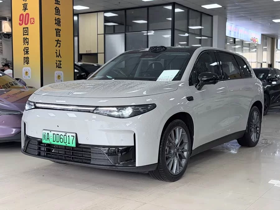 Leapmotor C10