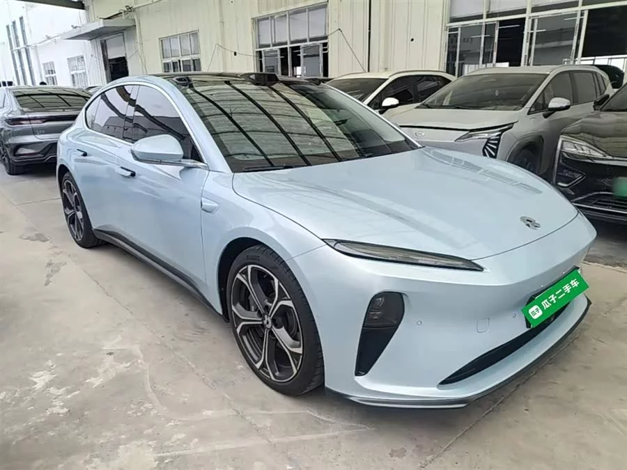NIO ET5