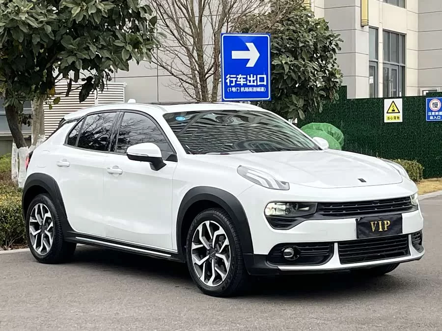 Lynk & Co 02