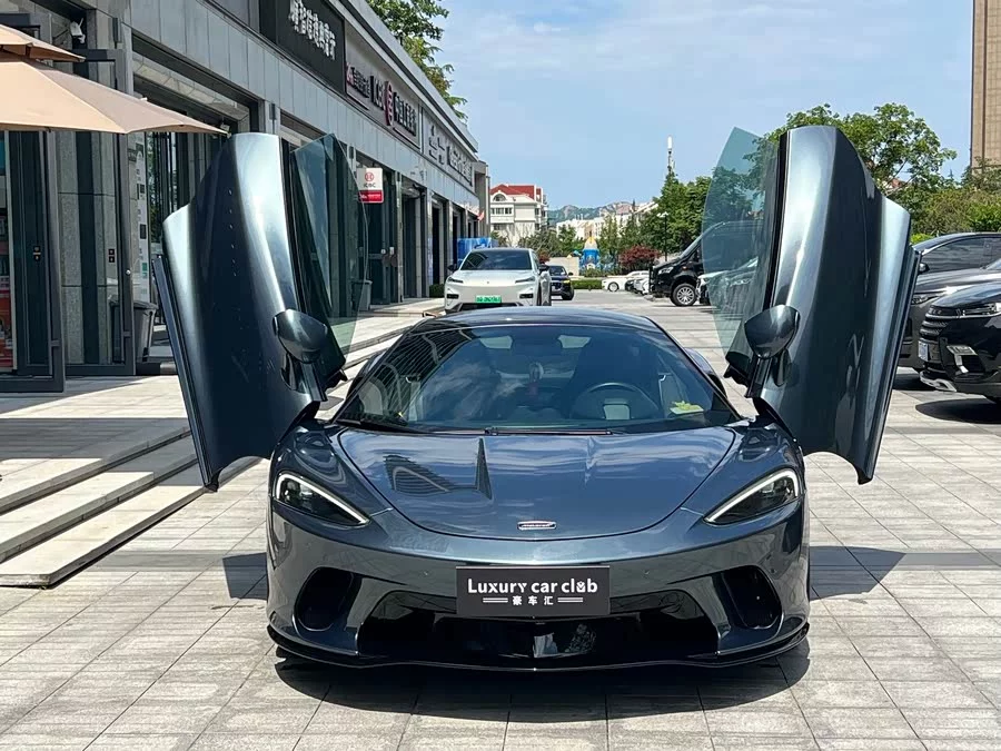 McLaren GT