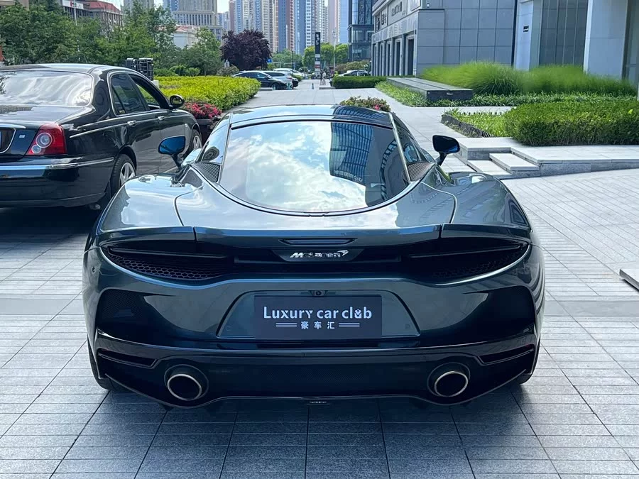 McLaren GT