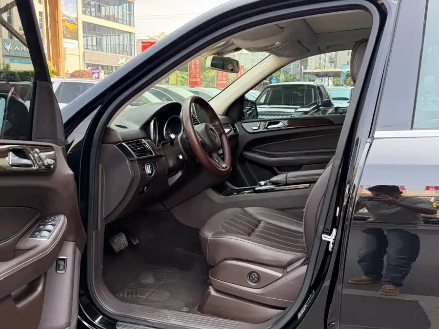 Mercedes Benz GLE (Imported)