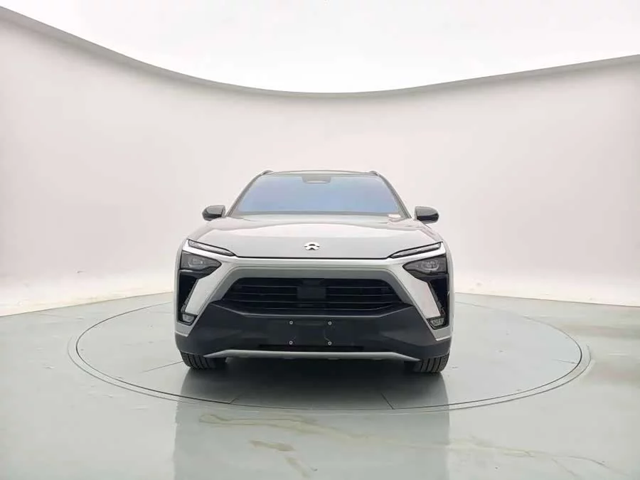 NIO ES8