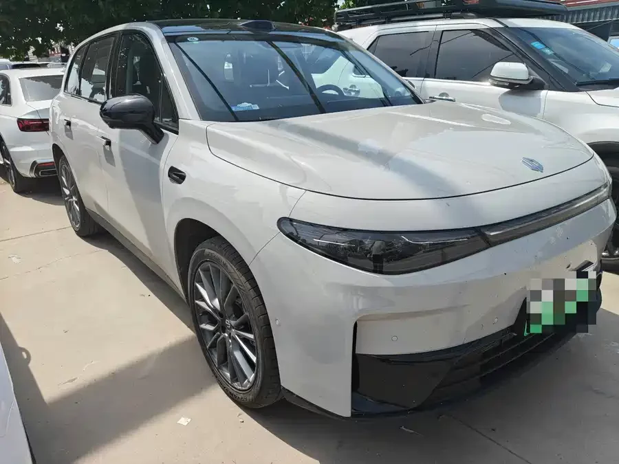 Leapmotor C10