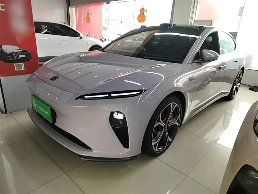 NIO ET5