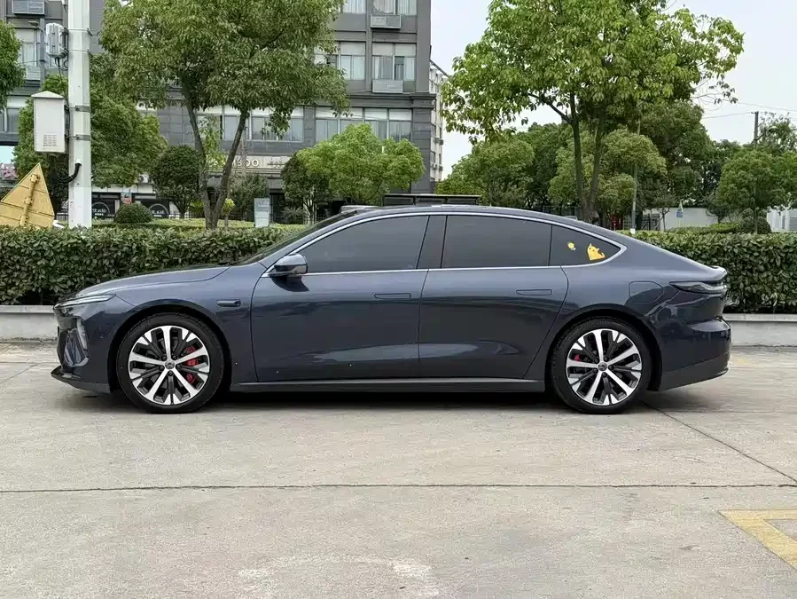 NIO ET7