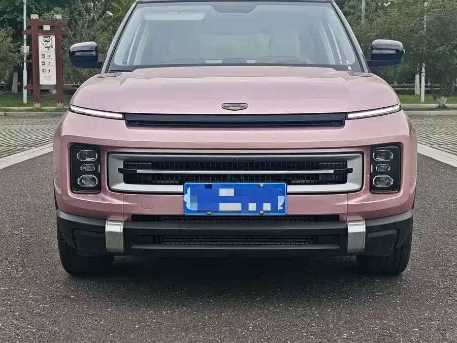 Geely ICON