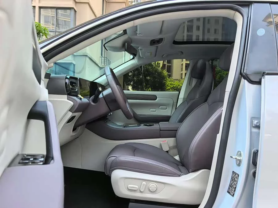 Leapmotor C11
