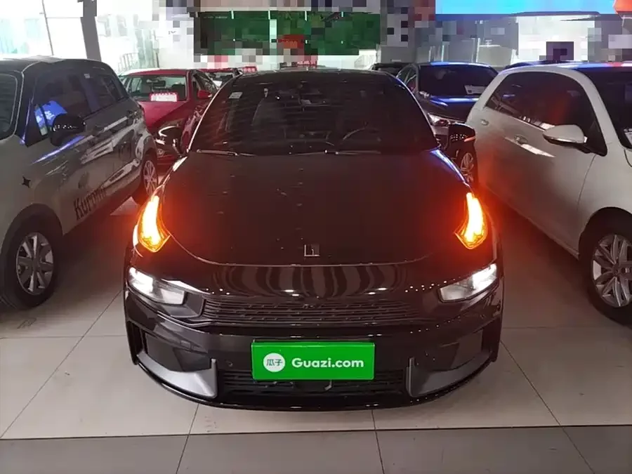 Lynk & Co 03