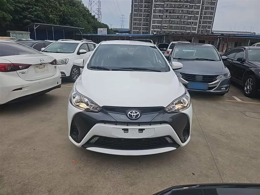 Toyota YARiS L
