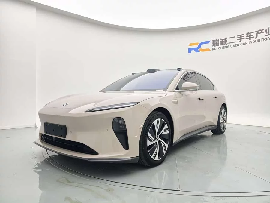 NIO ET5