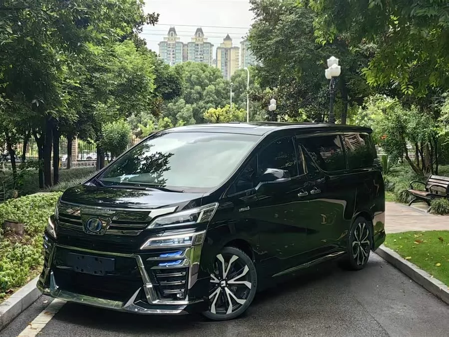 Toyota Crown Vellfire