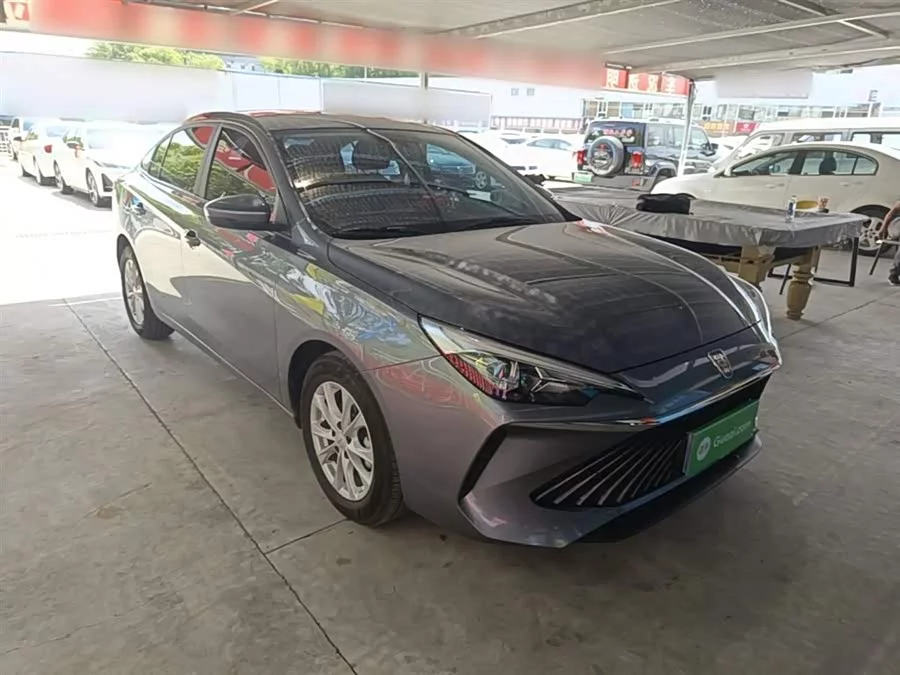 Roewe i5