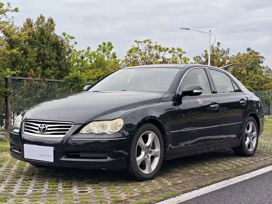Toyota Reiz