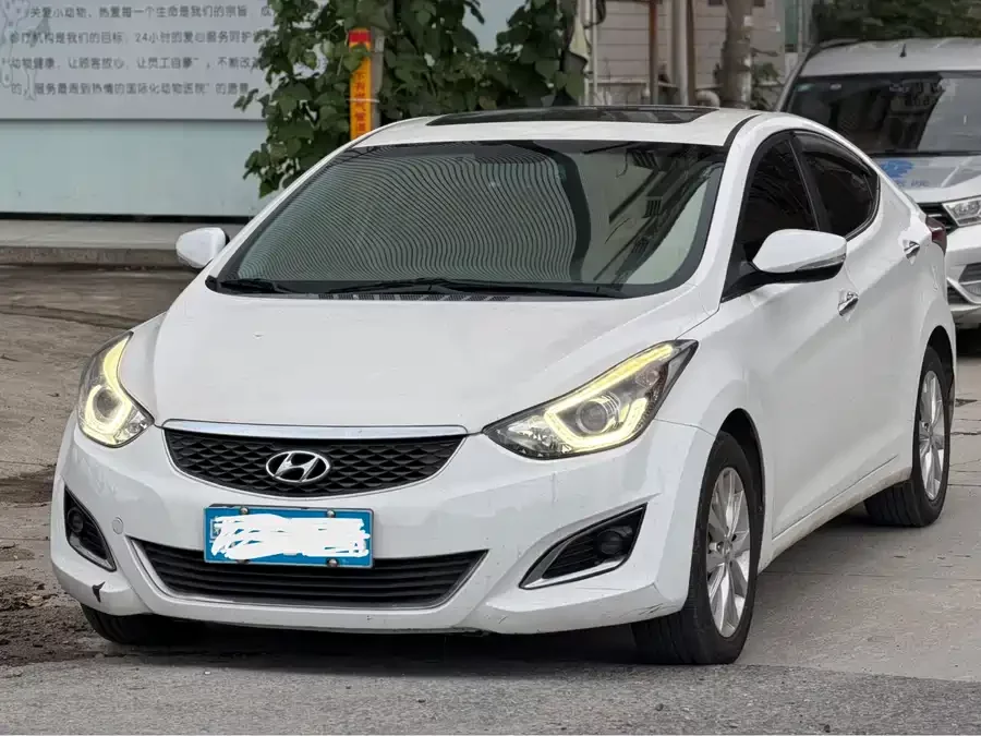 Hyundai Elantra