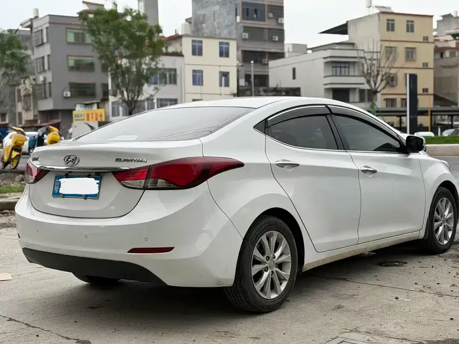Hyundai Elantra