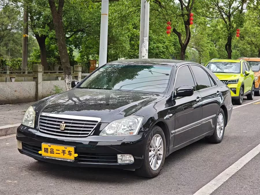 Toyota crown