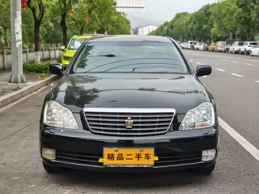 Toyota crown