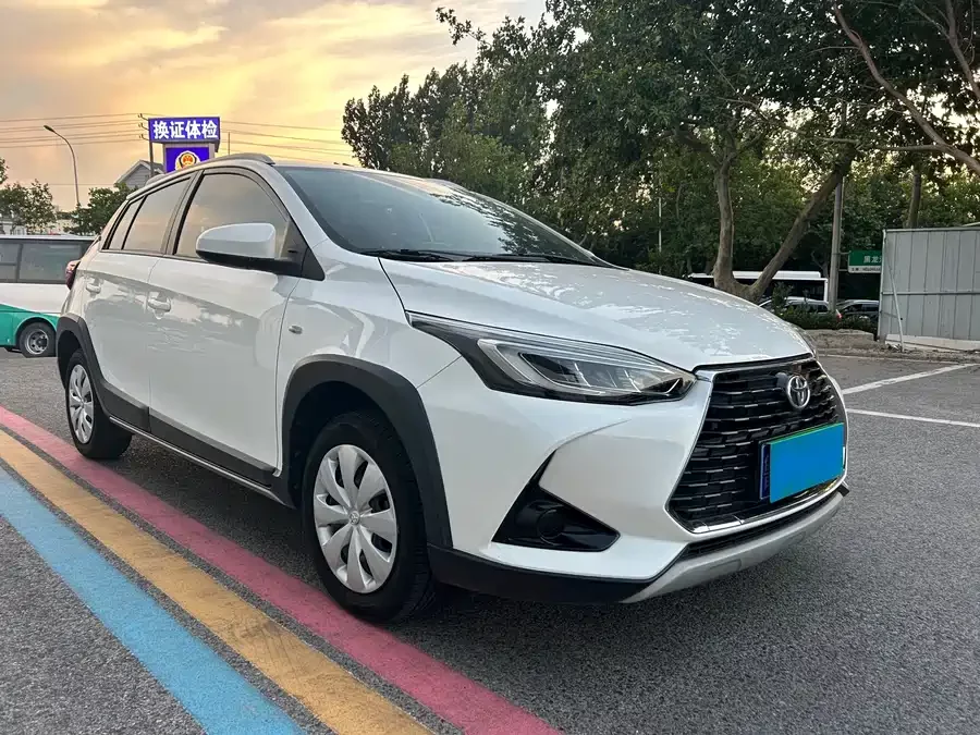 Toyota YARiS L
