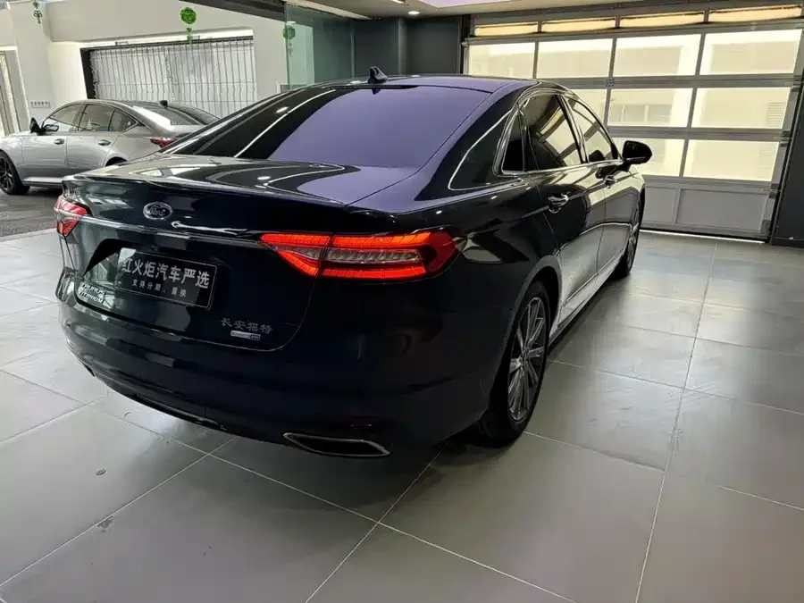 Ford Taurus