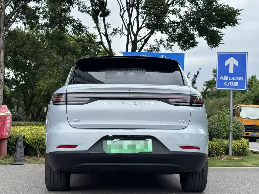 Leapmotor C11