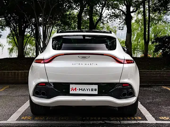 Aston Martin DBX