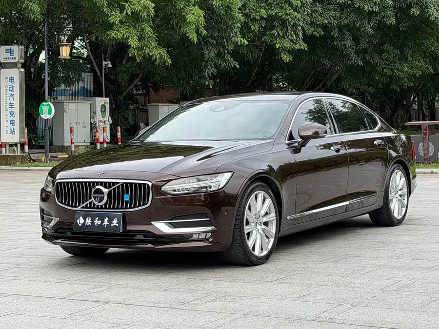 Volvo S90