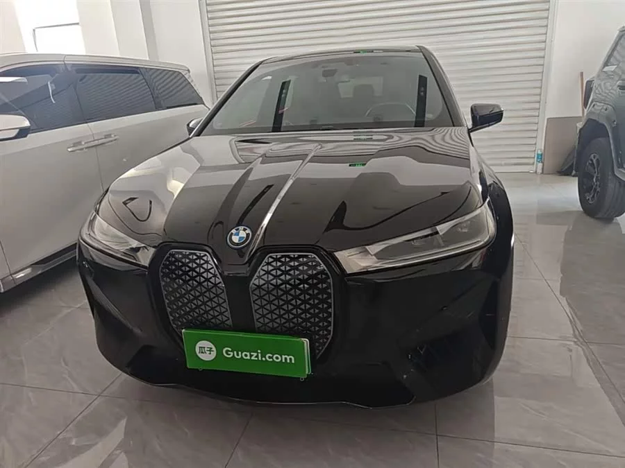 BMW iX