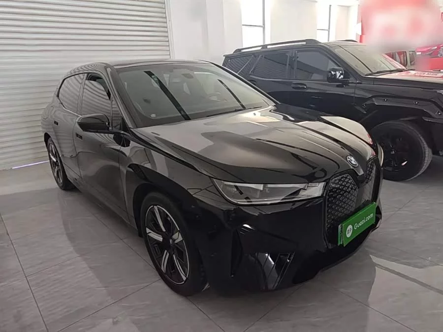 BMW iX