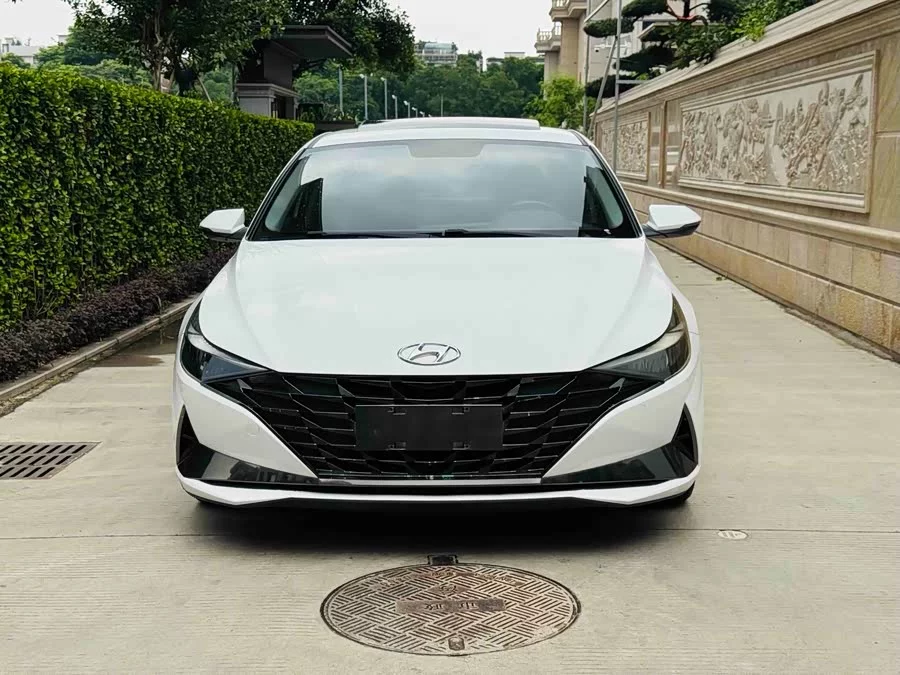 Hyundai Elantra