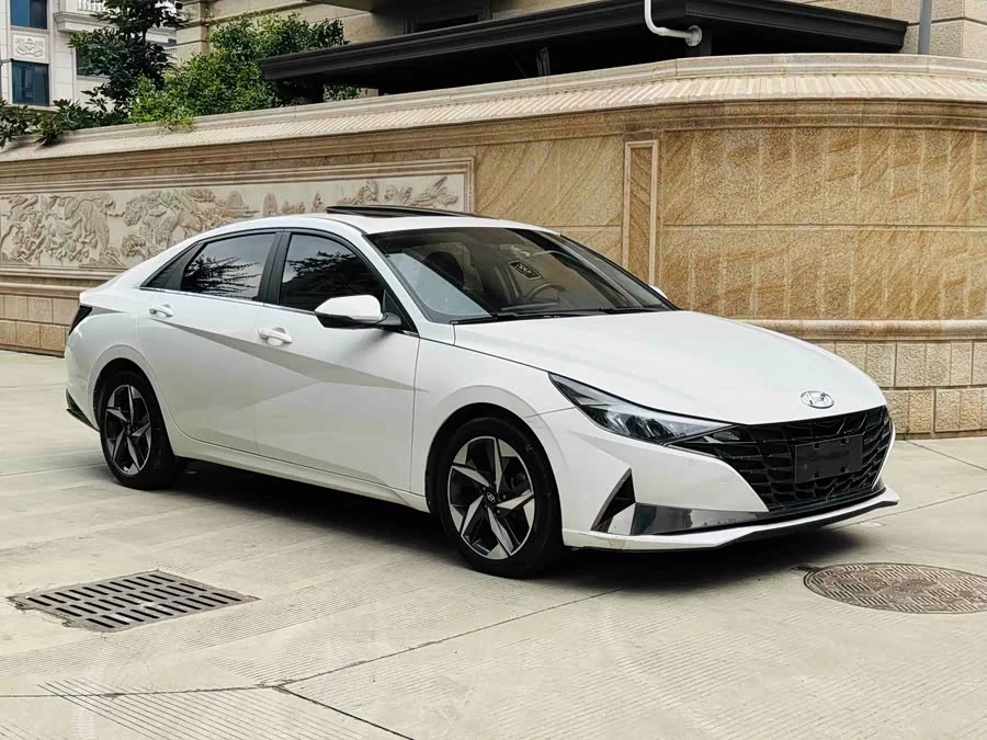 Hyundai Elantra
