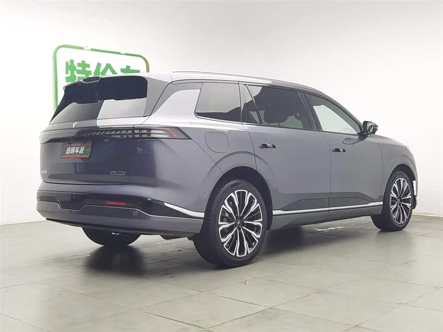 Dongfeng eπ008