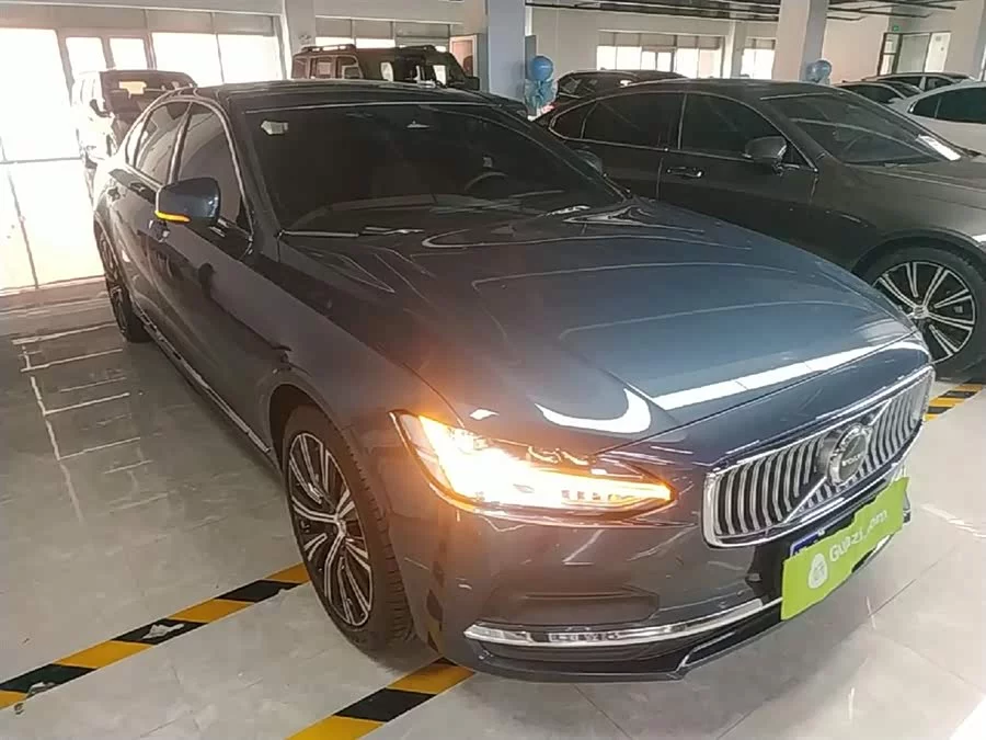 Volvo S90