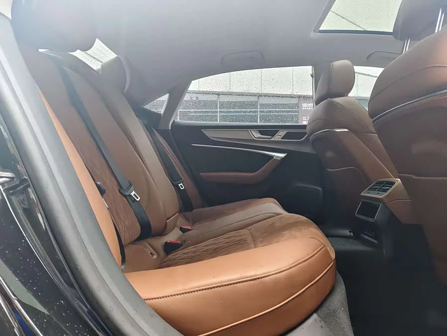 Audi A7L