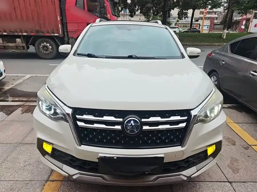 Venucia T70