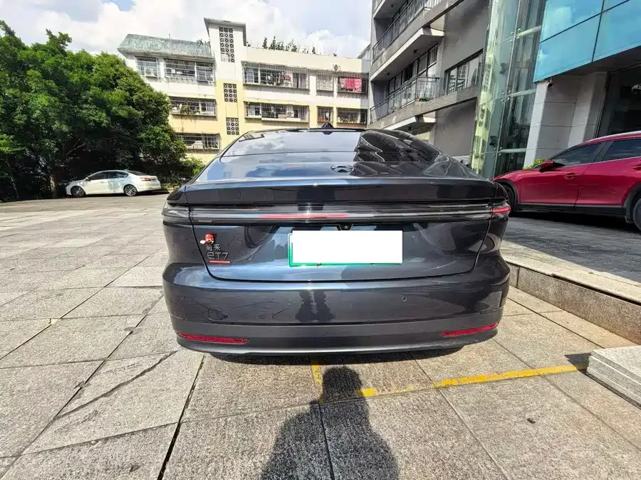 NIO ET7