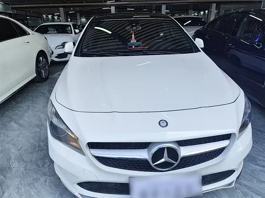 Mercedes-Benz CLA