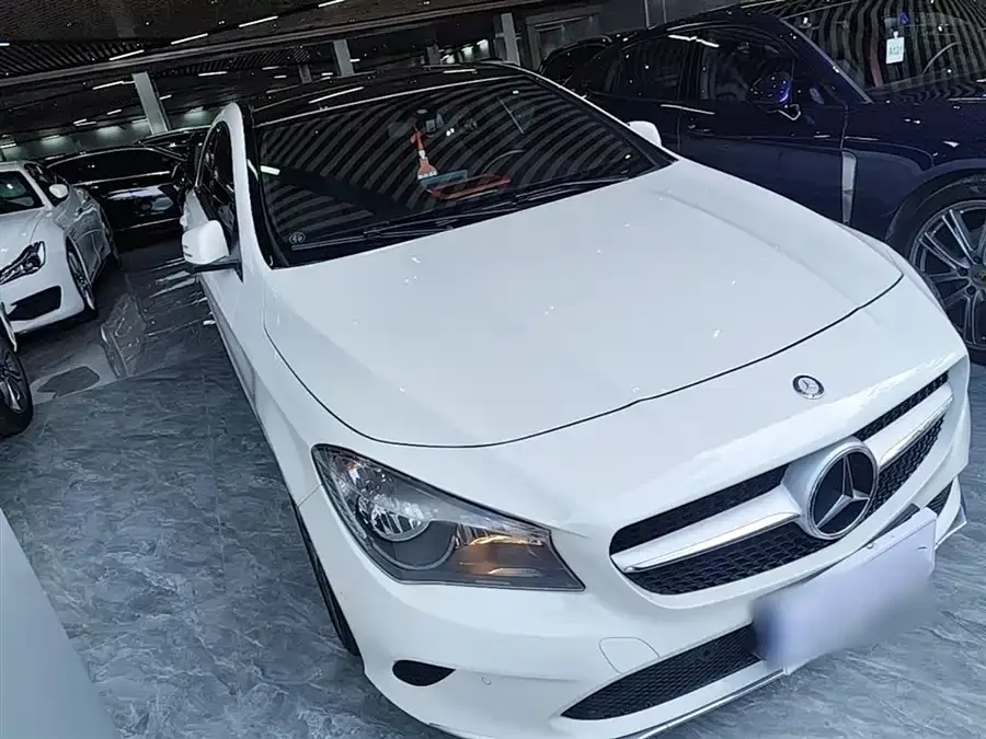 Mercedes-Benz CLA
