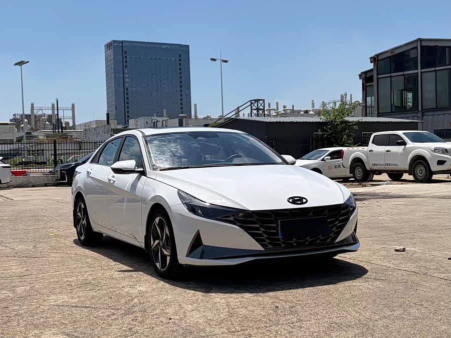 Hyundai Elantra