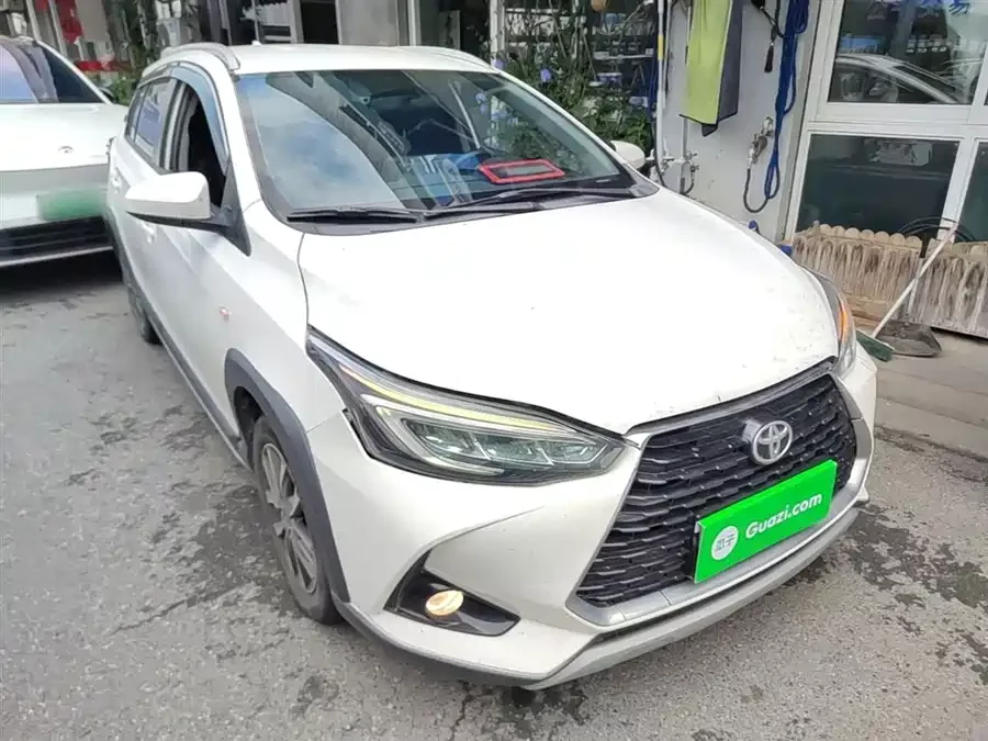 Toyota YARiS L