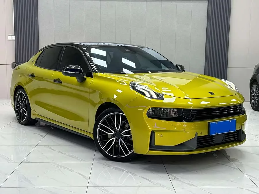 Lynk & Co 03
