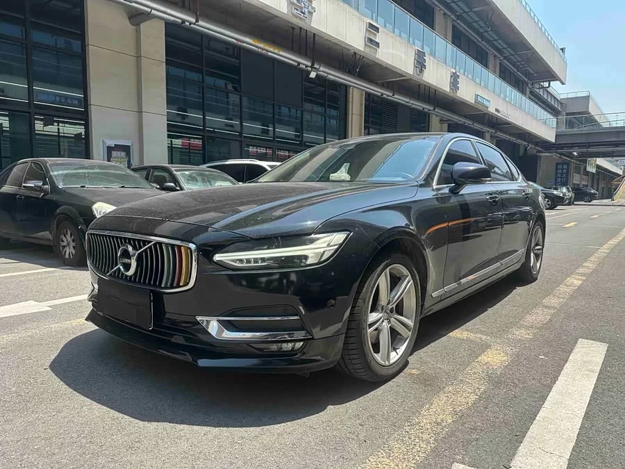 Volvo S90
