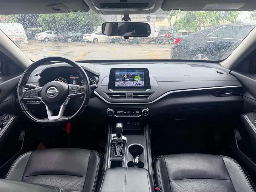 Nissan Teana