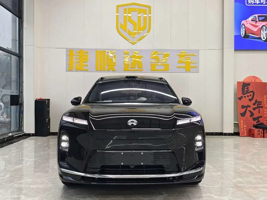 NIO ES8