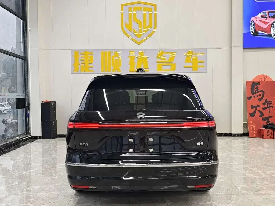 NIO ES8